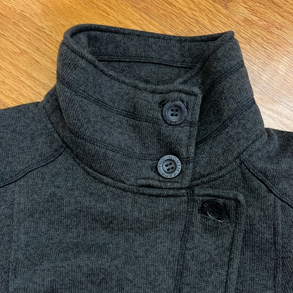 North face never worn! Women’s NorthFace gray sweater coat. Great looking! - Picture 3 of 10